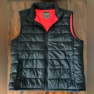 Men's Black and Red Puffer Vest Medium